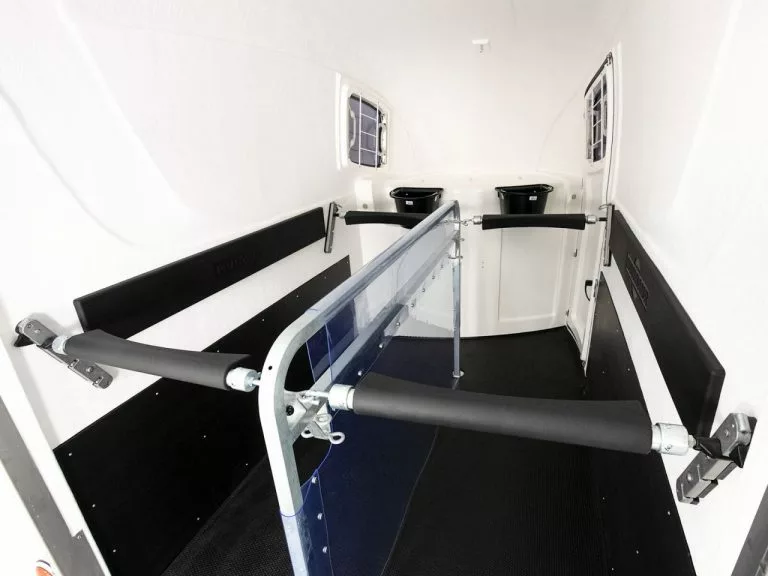 Humbaur Pferdeanhänger Maximus 2700 S|weiß|Schraubfederfahrwerk – Bild 6