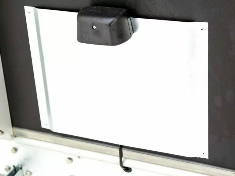 Pferdeanhänger Blomert ISI Blitz Holz|Sattelkammer – Bild 6