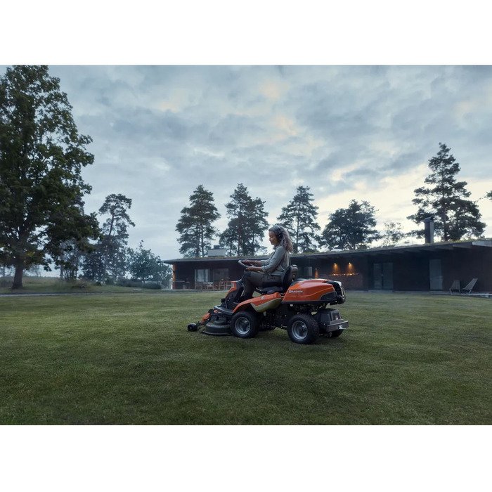 HUSQVARNA R 216T AWD Aufsitzrasenmäher inkl. Mähwerk Combi 103 – Bild 3