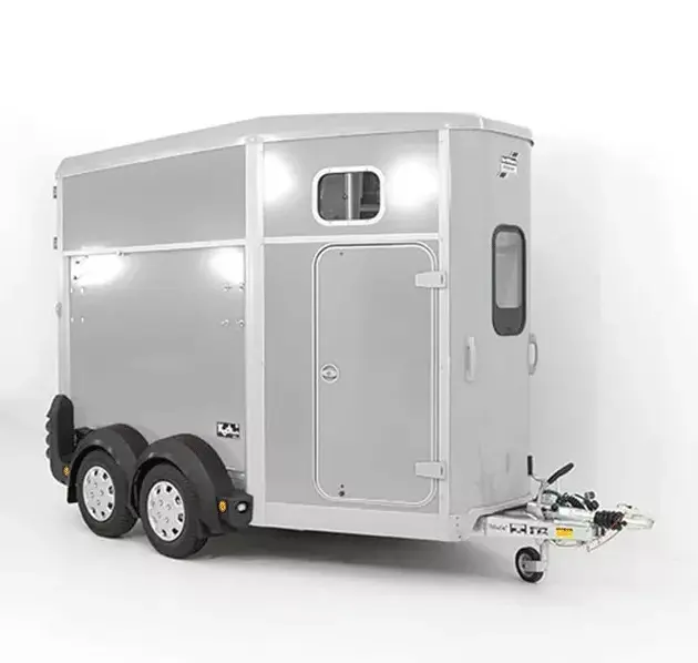 Ifor Williams Pferdeanhänger HB506|Sattelkammer|Silber
