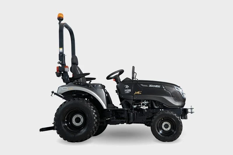 Solis Kompakttraktor 26 HST Panther Sondermodell in Schwarz Grundmaschine ohne Bereifung – Bild 15