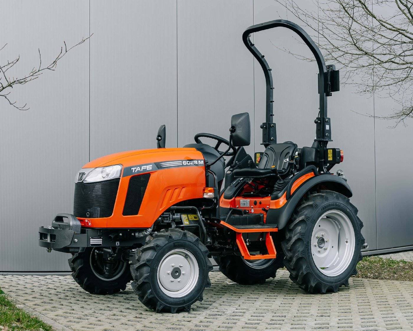Tafe Allrad-Universalschlepper 6028M Grundmaschine ohne Bereifung Modell 2025 – Bild 2